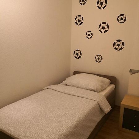 Niederneuendorf Fussball Ecke חדר תמונה